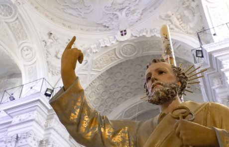 Statua all'interno della chiesa madre di Calascibetta