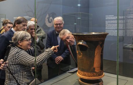 MG_1 Maria Concetta Parello illustra i vasi (ph. Pitrone)