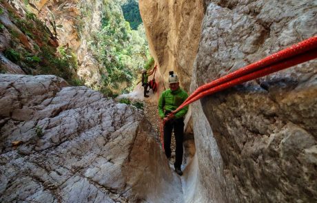 DRY CANYONING