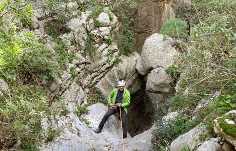DRY CANYONING