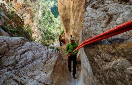 DRY CANYONING