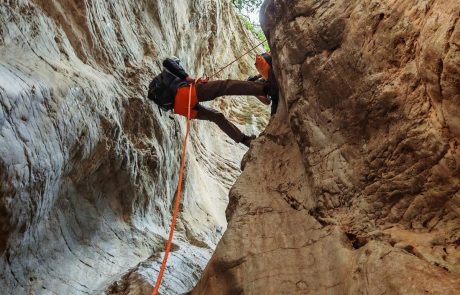 DRY CANYONING