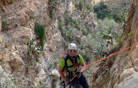 DRY CANYONING