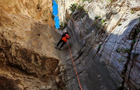 DRY CANYONING