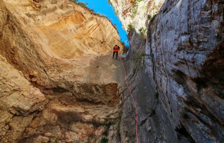 DRY CANYONING