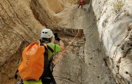DRY CANYONING